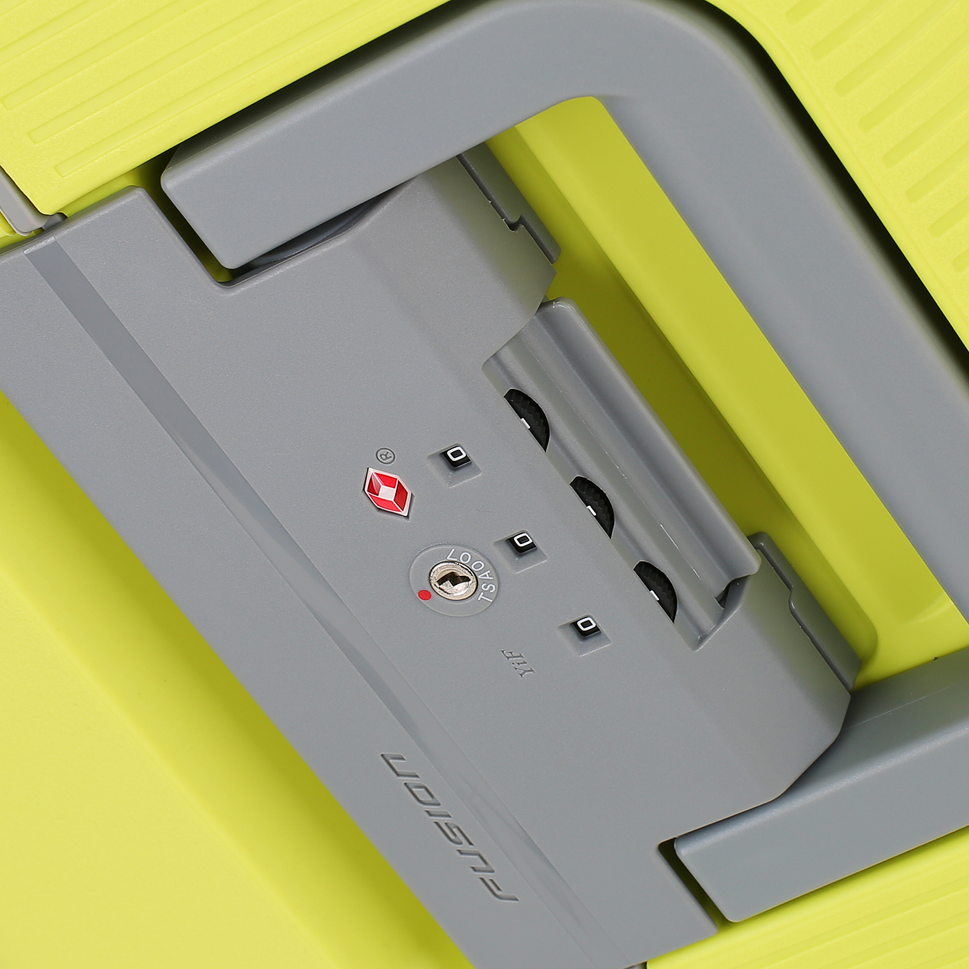 Чемодан средний M из полипропилена Echolac Fusion