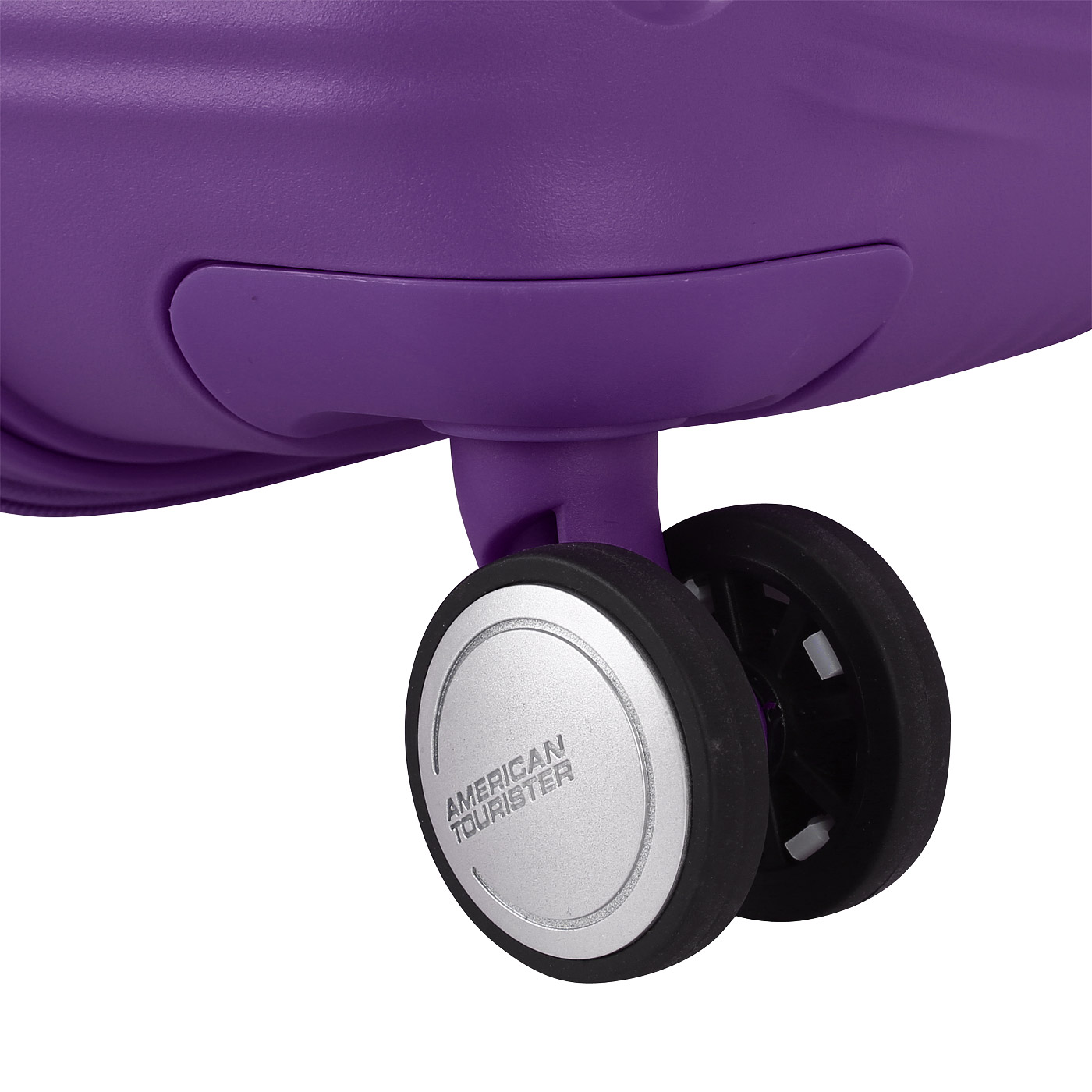 Чемодан средний M из полипропилена с кодовым замком American Tourister Soundbox