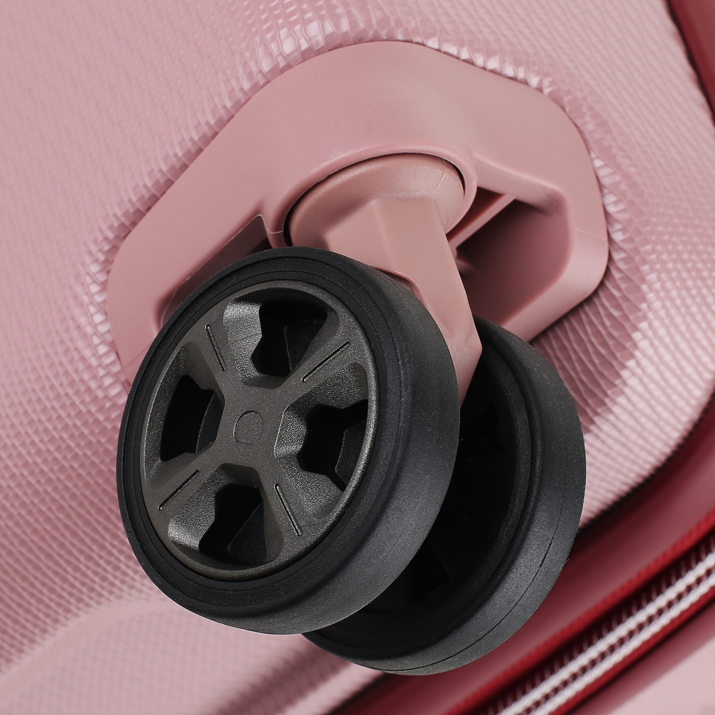 Чемодан на колесах Delsey Chatelet Air