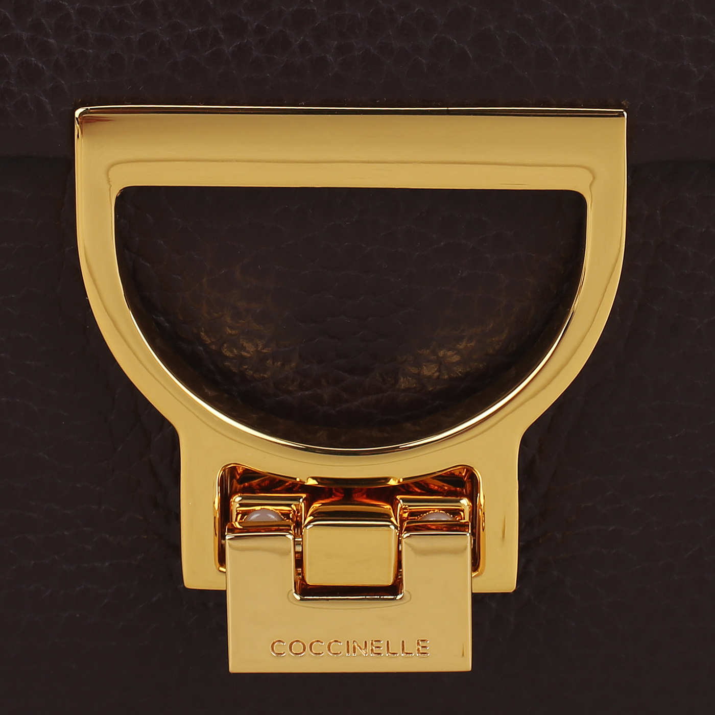 Кожаная сумка Coccinelle Arlettis Signature