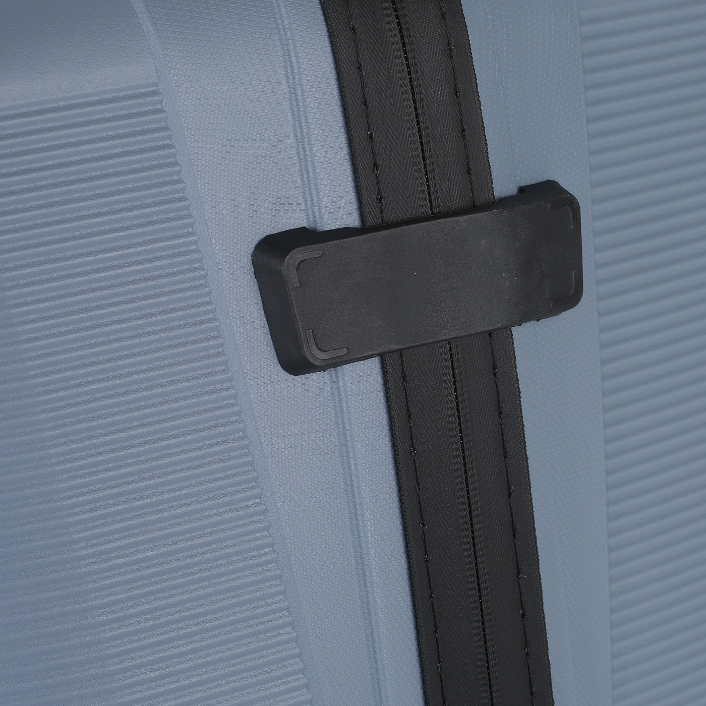 Чемодан большой L из полипропилена с кодовым замком American Tourister Airconic