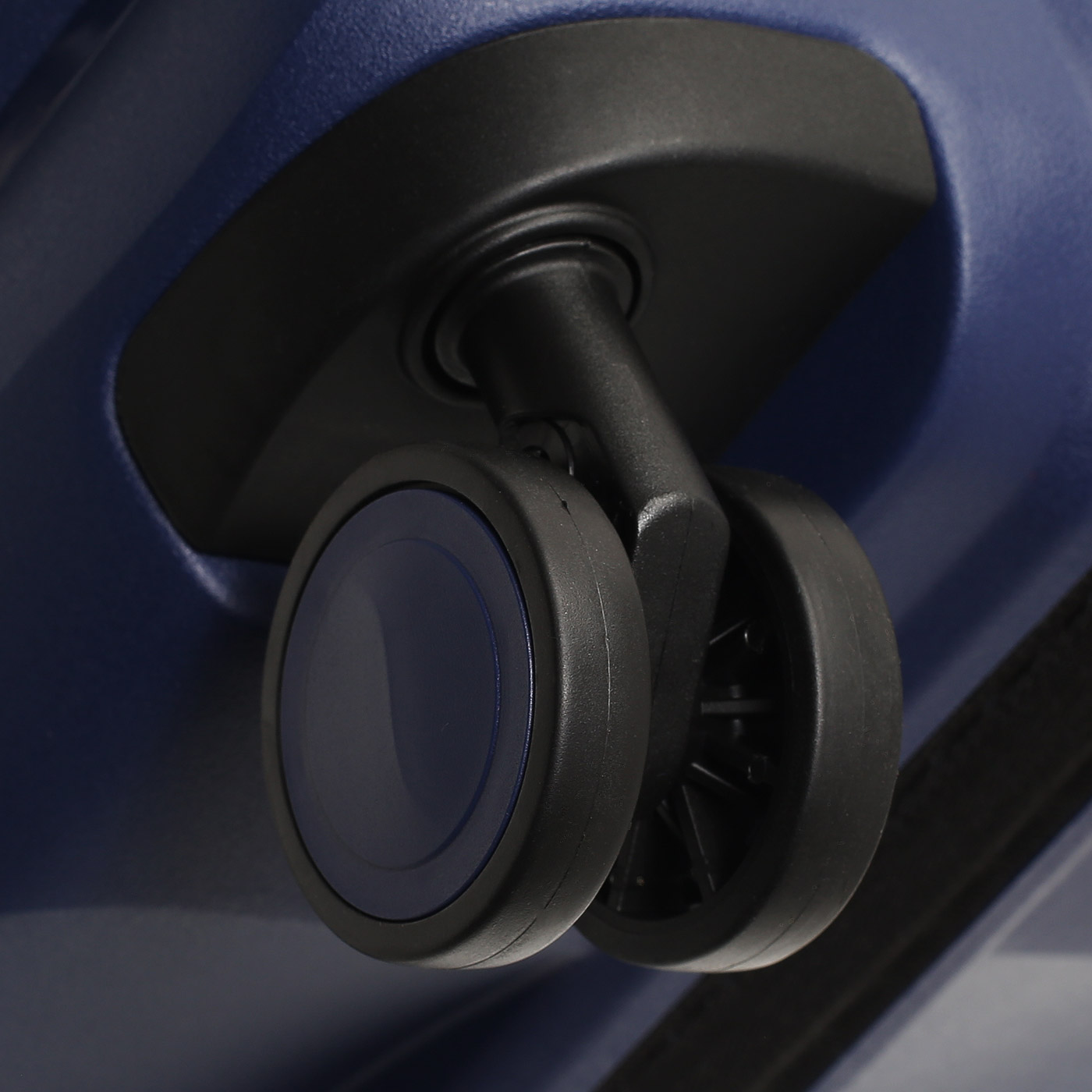 Чемодан средний M из полипропилена Eberhart Dune