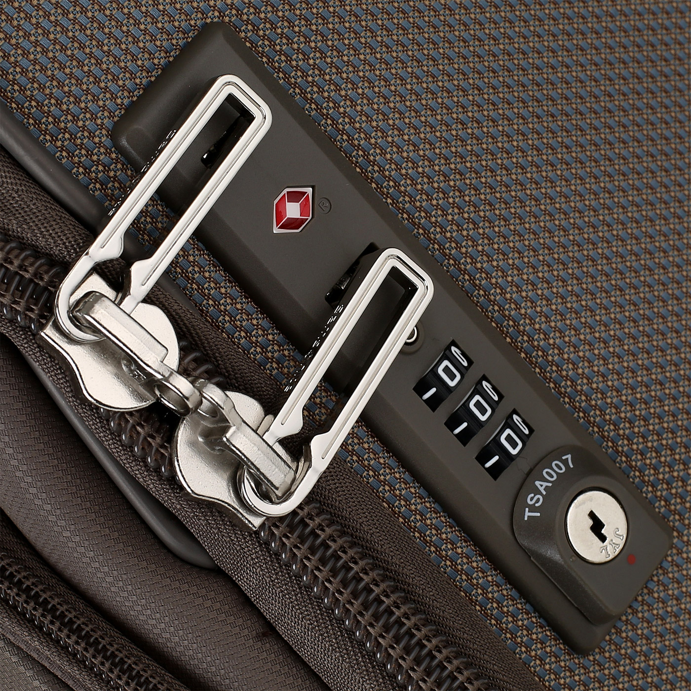 Чемодан средний M тканевый с кодовым замком Samsonite B-Lite Icon