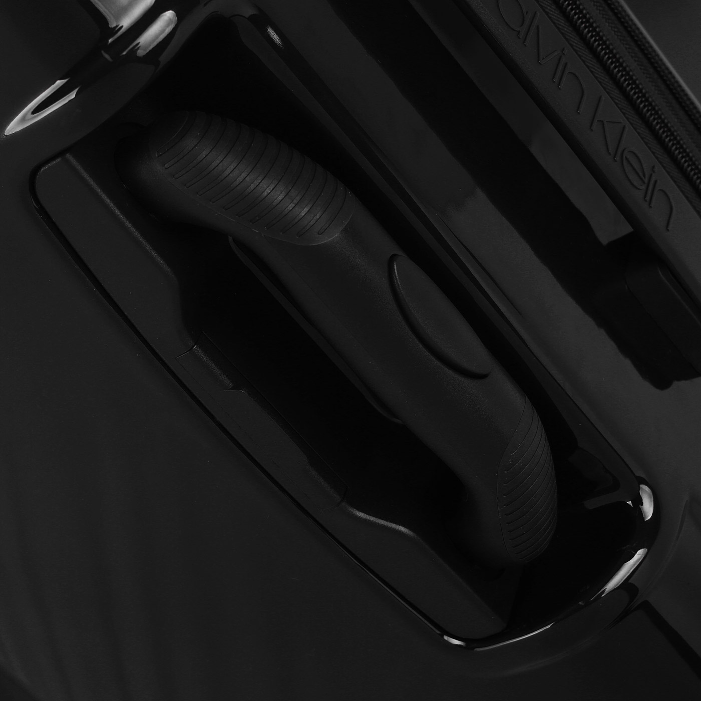 Чемодан большой L из ABS-пластика с кодовым замком Calvin Klein CK-630 Down To Fly