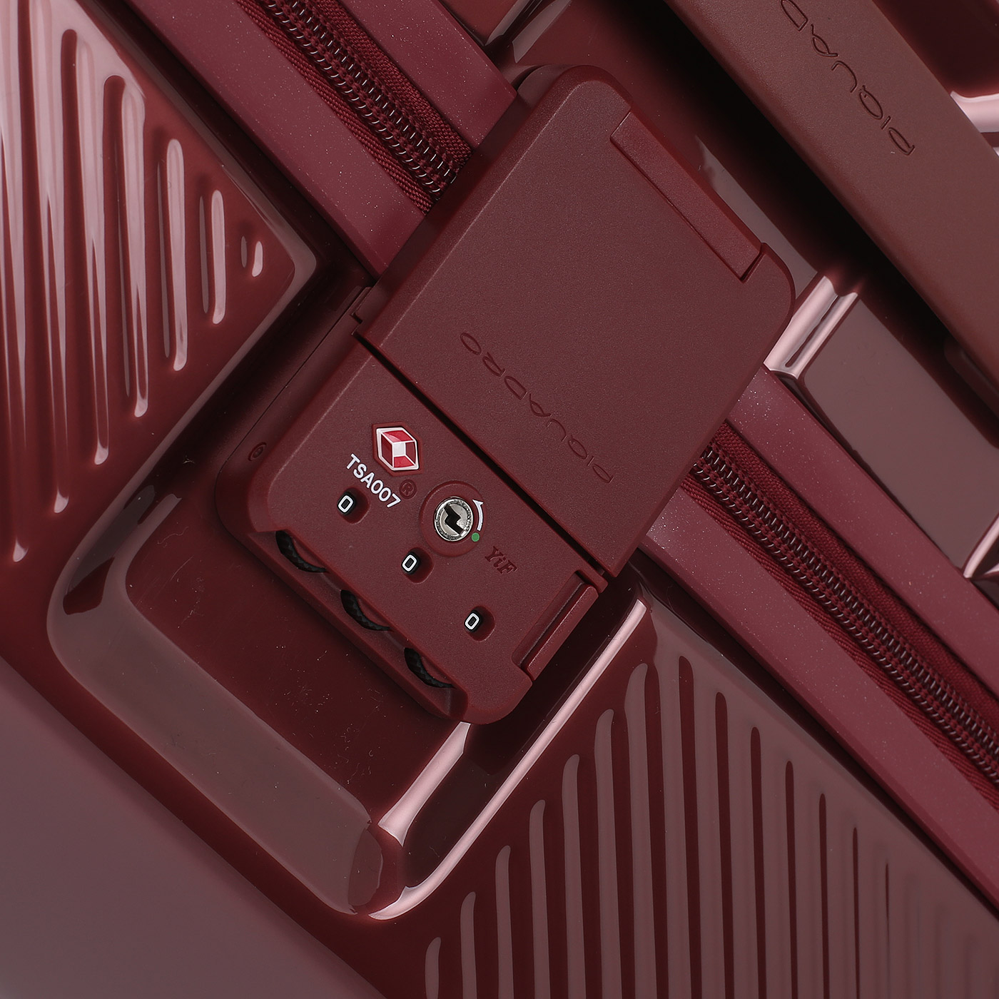 Чемодан Piquadro Cubica