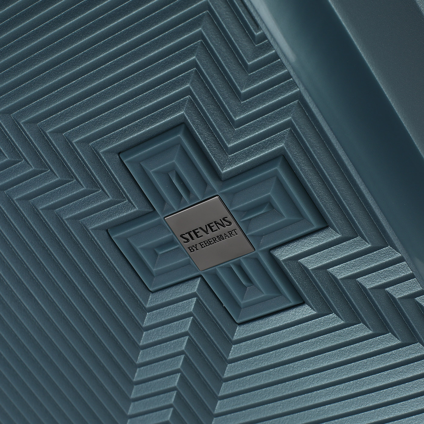 Чемодан для ручной клади из полипропилена с кодовым замком Stevens Breeze