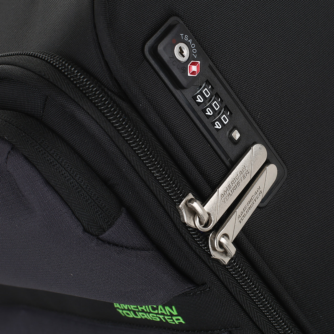 Чемодан для ручной клади тканевый American Tourister Matchup